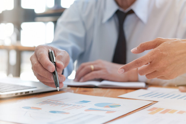 Nové poznatky z neurologie: imunoterapie glioblastomu, biomarkery demence, akutní léčba migrény a mikroplasty